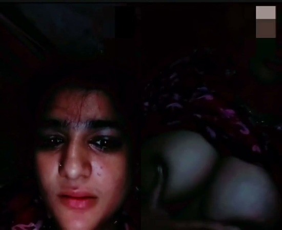 Super-cute-pak-babe-x-hd-pakistani-nude-show-tits.jpg