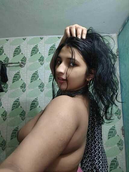 Bangladeshi-muslim-hottest-figured-babe-bathroom-desi-nude.jpg